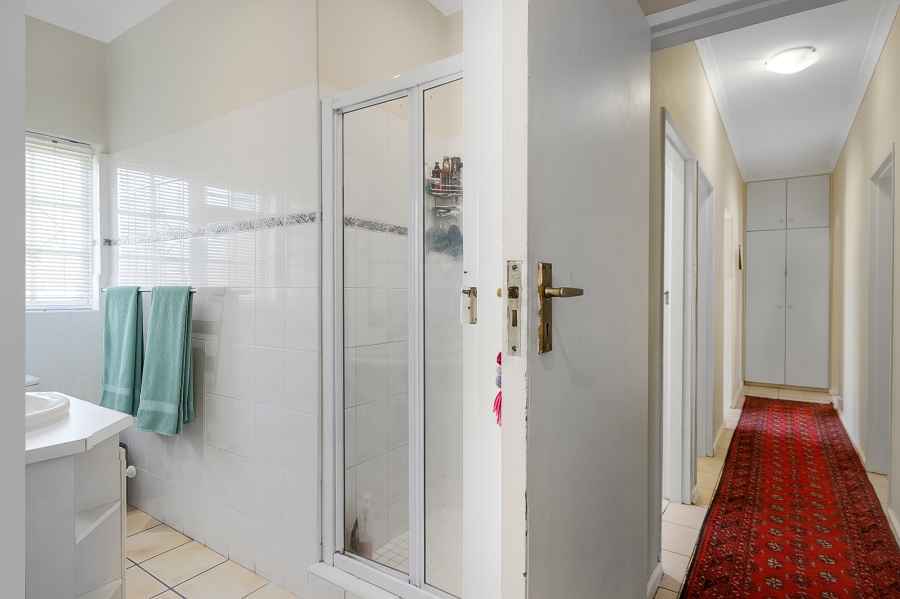 4 Bedroom Property for Sale in Morningside Western Cape